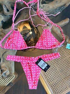 Scales Trippy women’s bikini top and bottom